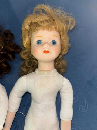 Lote de 2 muñecas de porcelana desnudas