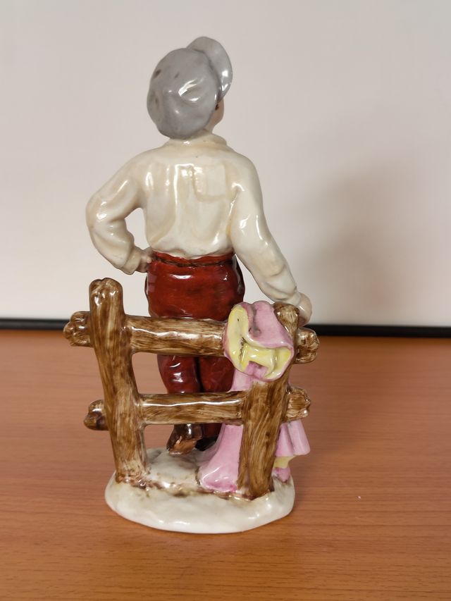 Figura de porcelana "Maletilla" de Salvador Mallol