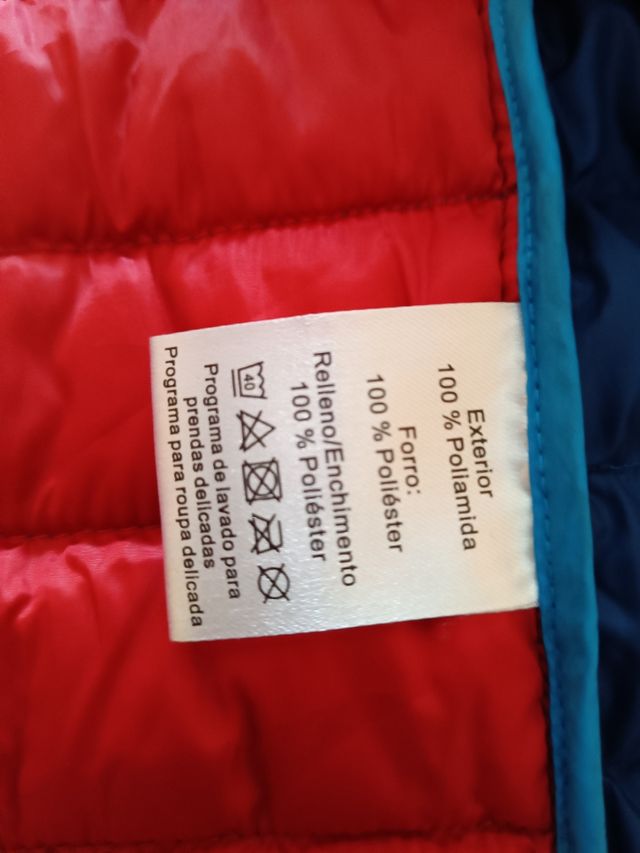 Chaleco ligero de color azul