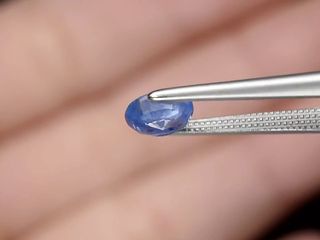 Zafiro azul ovalado de Ceilán - 0,76 ct