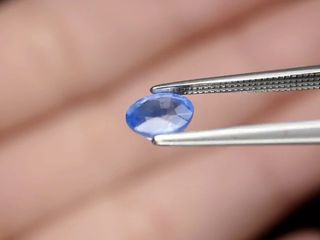 Zafiro azul ovalado de Ceilán - 0,76 ct