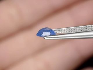 Zafiro azul ovalado de Ceilán - 0,76 ct