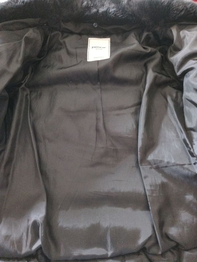 Plumifero entallado corto