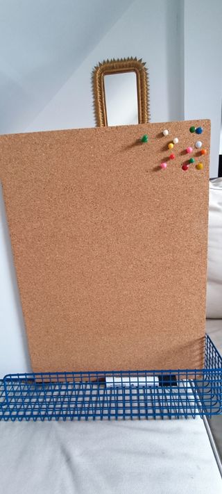 Pizarra magnética con corcho y cesto