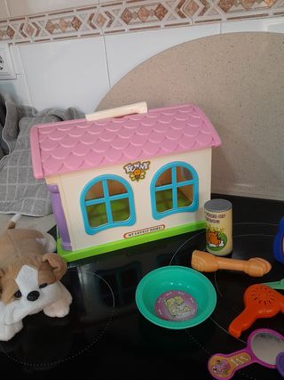 Casita de perro de juguete
