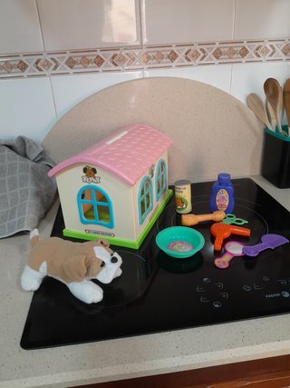 Casita de perro de juguete