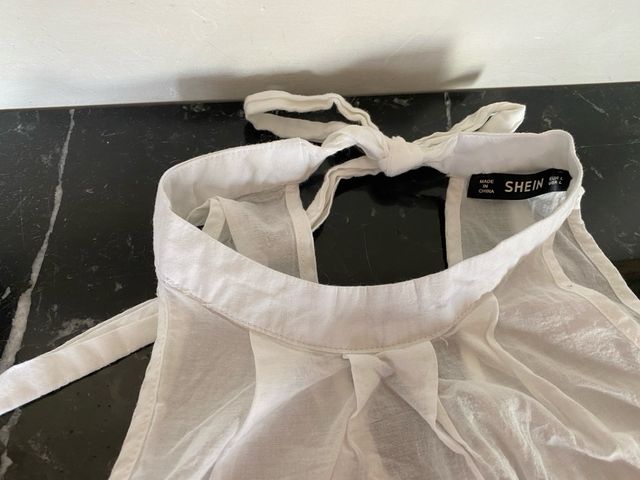 Top halter schiffy con pizzo