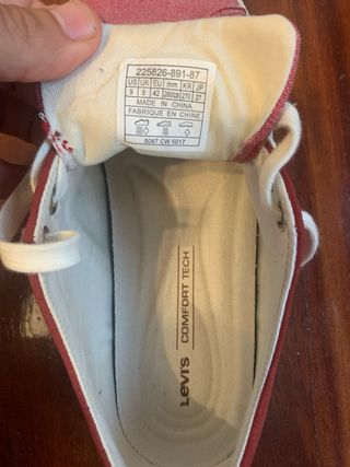 Zapatillas LEVIS 42 rojas