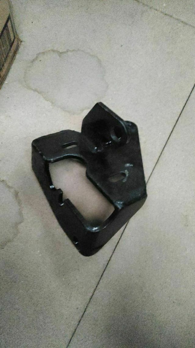 Soporte bomba dirección Land Rover Santana