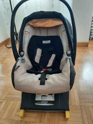 Seggiolino auto per bambini Peg Perego gruppo 0 e base Isofix
