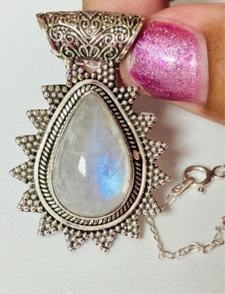 Colgante de piedra luna y cadena en plata ley 925