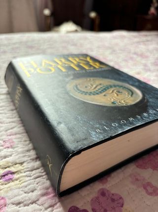 Harry Potter and the deathly hallows (en inglés)