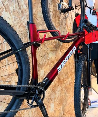 BERRIA BRAVO 6 talla M 