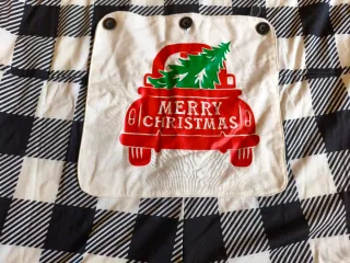 3 pijamas con motivo navideño de la marca Pat Pat