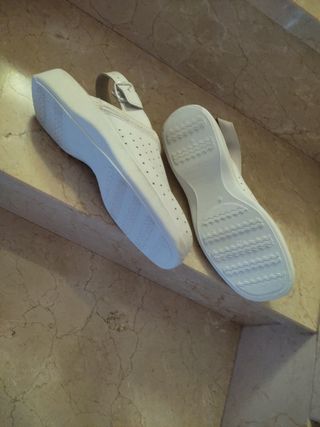 Zuecos Anatómicos de piel.