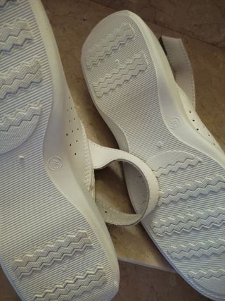 Zuecos Anatómicos de piel.