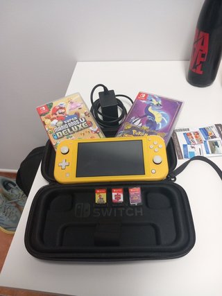 Nintendo Switch Lite amarilla + Pack de juegos