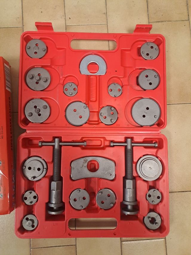 Arretratore pistoncini freno kit