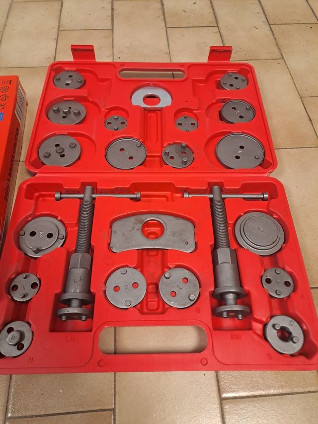 Arretratore pistoncini freno kit