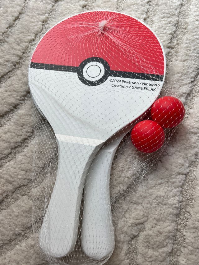 Palas de playa Pikachu sin estrenar ⚡️