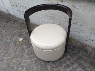 Puff design anni 70 con ruote