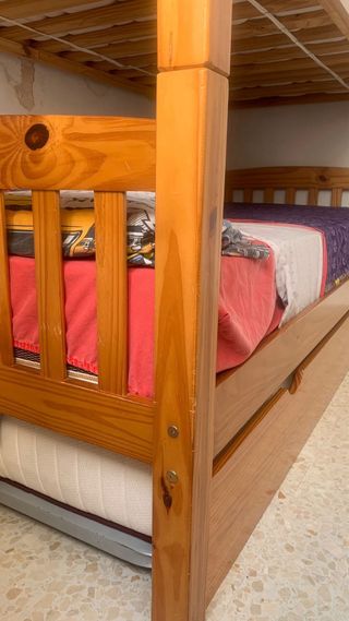 Cama litera de madera