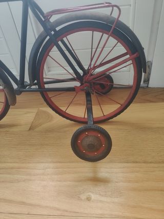 Bicicleta antigua niño