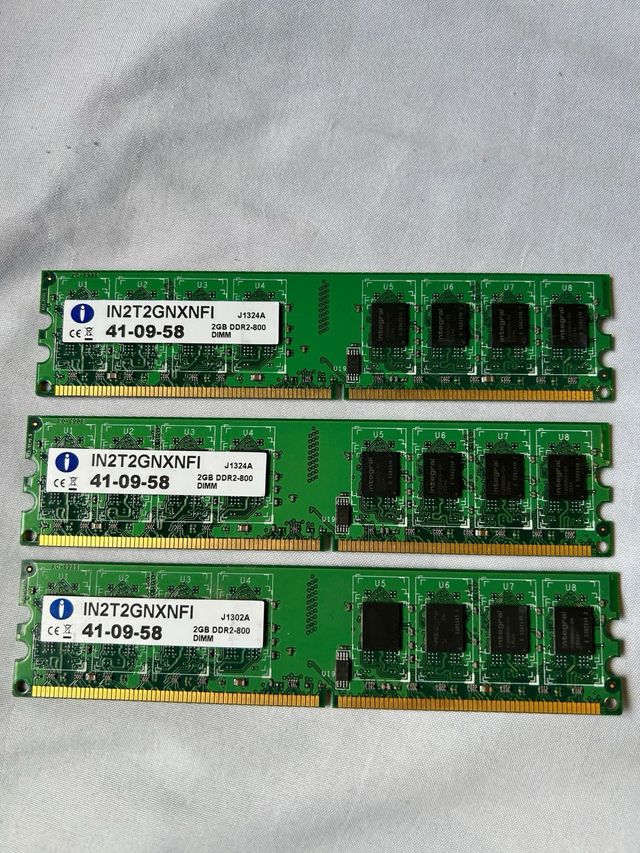 Muchas tarjetas RAM Samsung/Kingston/ 2GB DDR2