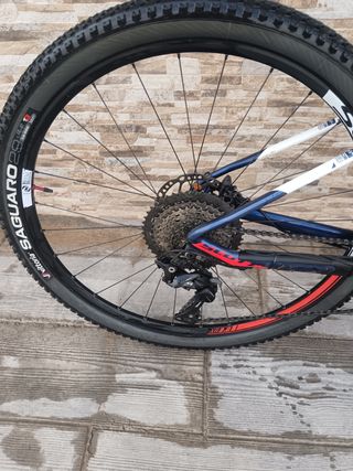 Bicicleta de montaña Scott 29". negociable 