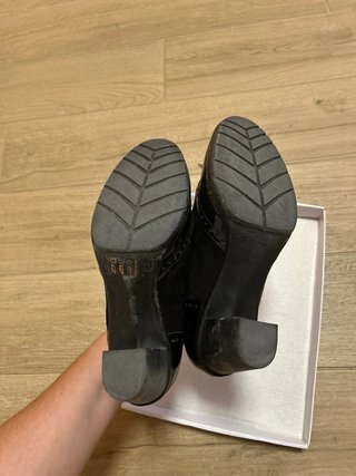 Scarpe eleganti con tacco spesso