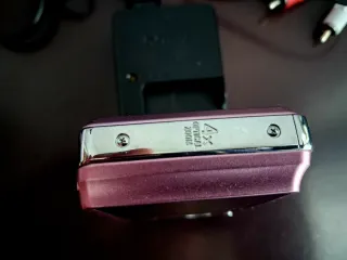 CÁMARA DIGITAL SONY CYBER-SHOT DSC-W210 con funda.