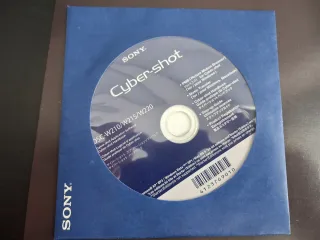 CÁMARA DIGITAL SONY CYBER-SHOT DSC-W210 con funda.