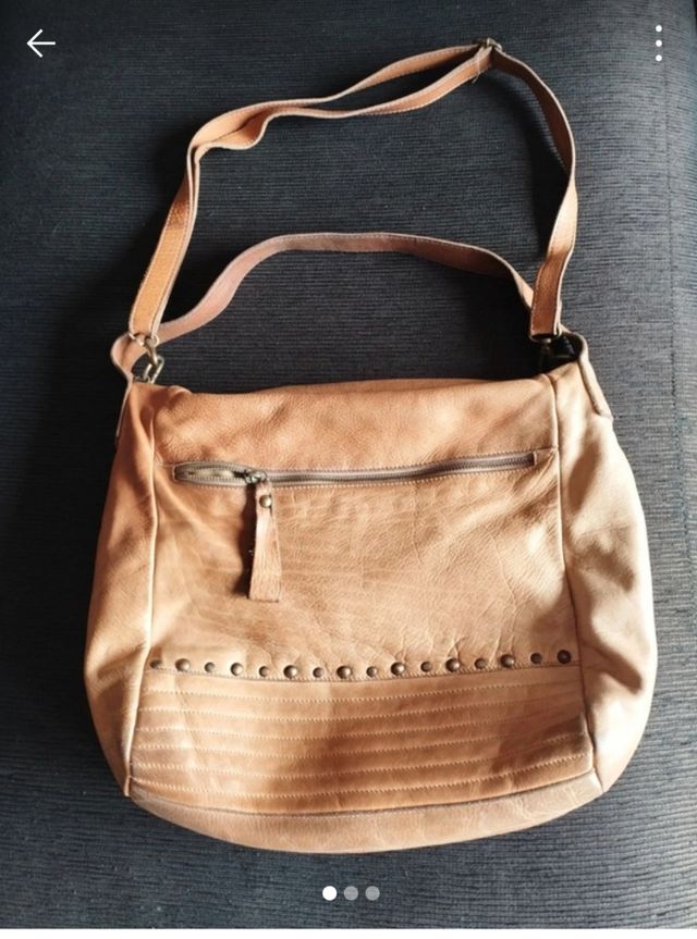 Bolso de piel marrón