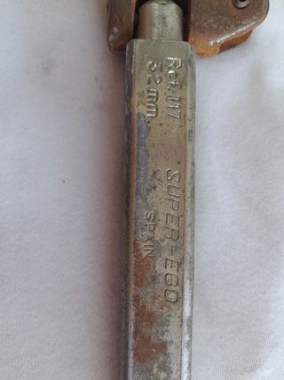 herramienta llave para grifos