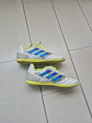 Botas fútbol niño