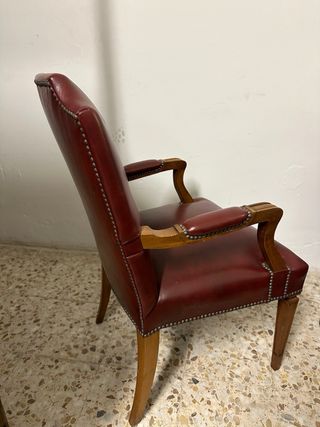 23 BUTACAS EN PIEL BURDEOS, EXCELENTE CALIDAD