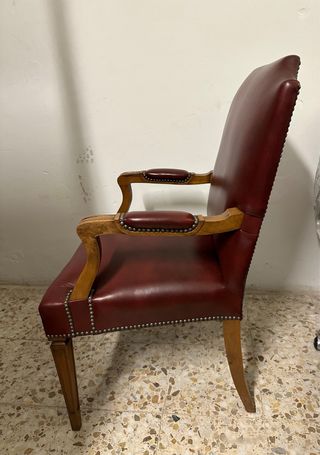 23 BUTACAS EN PIEL BURDEOS, EXCELENTE CALIDAD