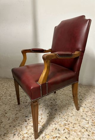 23 BUTACAS EN PIEL BURDEOS, EXCELENTE CALIDAD