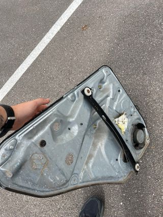 ELEVALUNAS TRASERO PASSAT