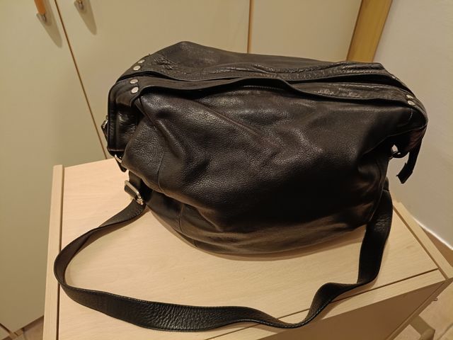 Borsa Hobo pelle nera. Laura di Maggio