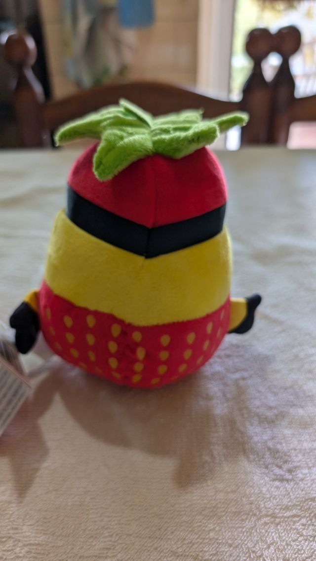 Minions peluche Strawberry Bob, Altezza 16 cm. 