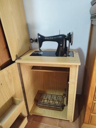 Maquina de coser Alfa