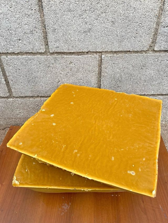 Cera de abeja en bloque