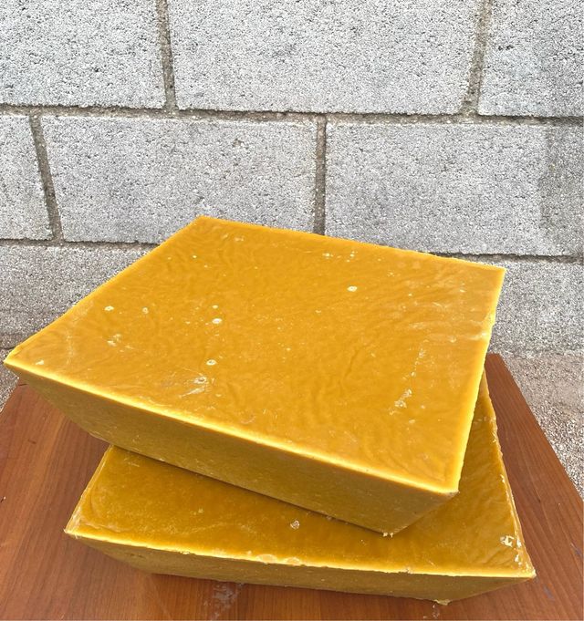 Cera de abeja en bloque