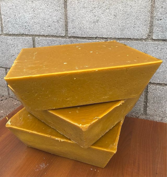 Cera de abeja en bloque