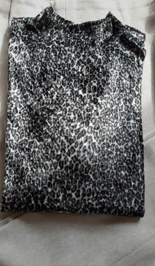 Pantalón y suéter juvenil