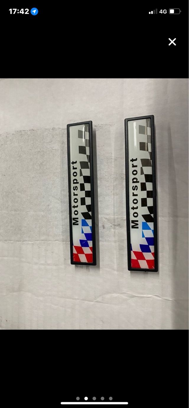 Emblema do desporto motorizado com M3 e 36 quadros