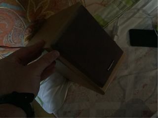 Equipo de musica con altavoces y cable