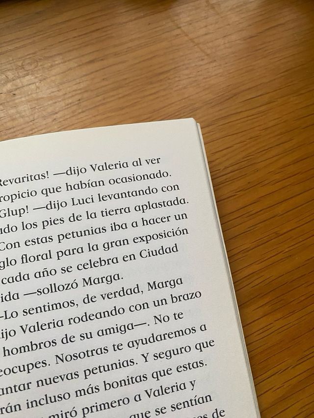 Libro Valeria Varita volumen 13 Paraiso Rosa