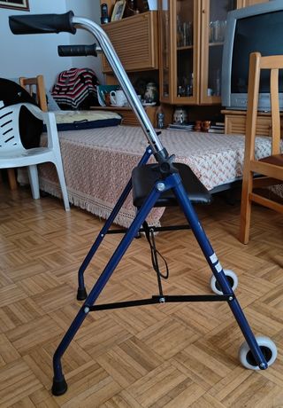 Andador para personas mayores